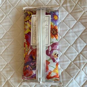 NWT Elizabeth W 100% silk Floral Lavender Eye Pillow Sachet
